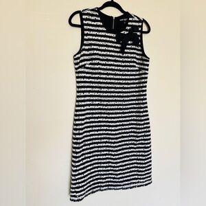 Karl Lagerfeld Paris Shift Dress Sz 8 Sleeveless Lace Floral Embroidered Knee